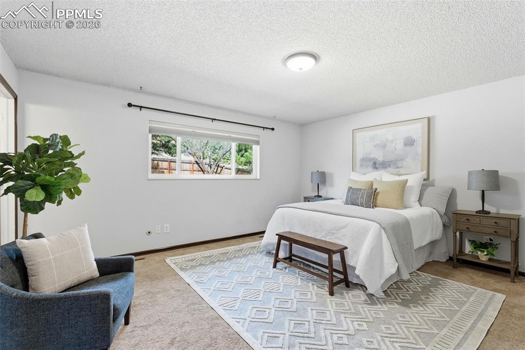 Image 16 of 39: Master Bed