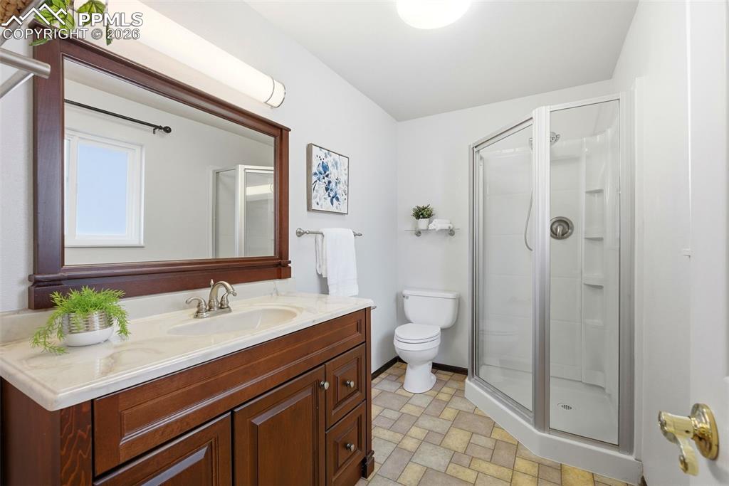 Image 30 of 39: Master Bath