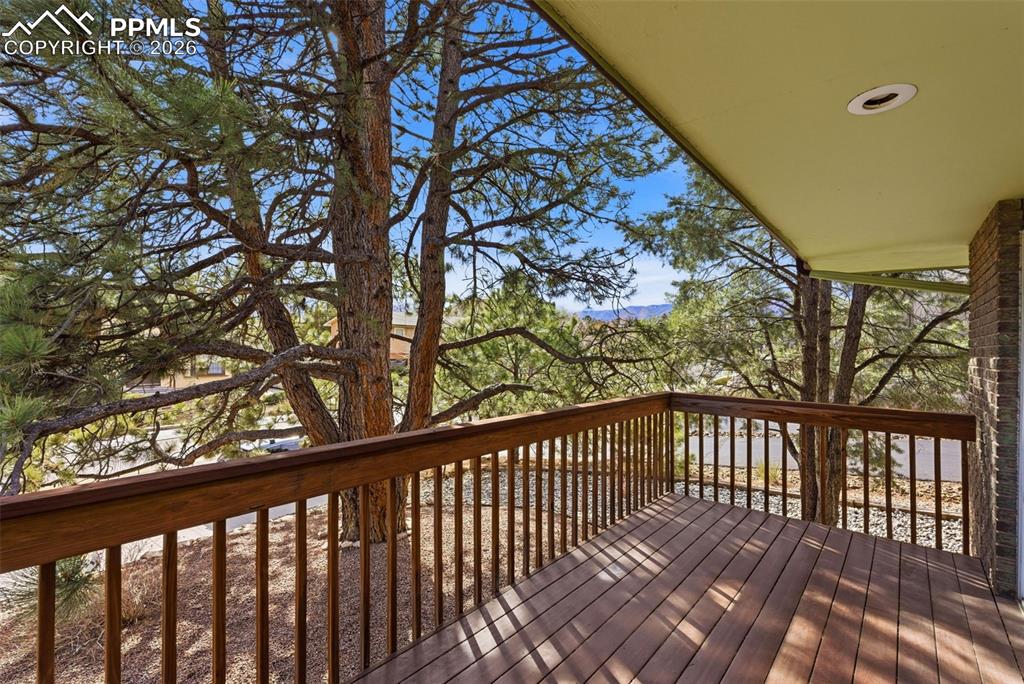 Image 34 of 39: Front Deck