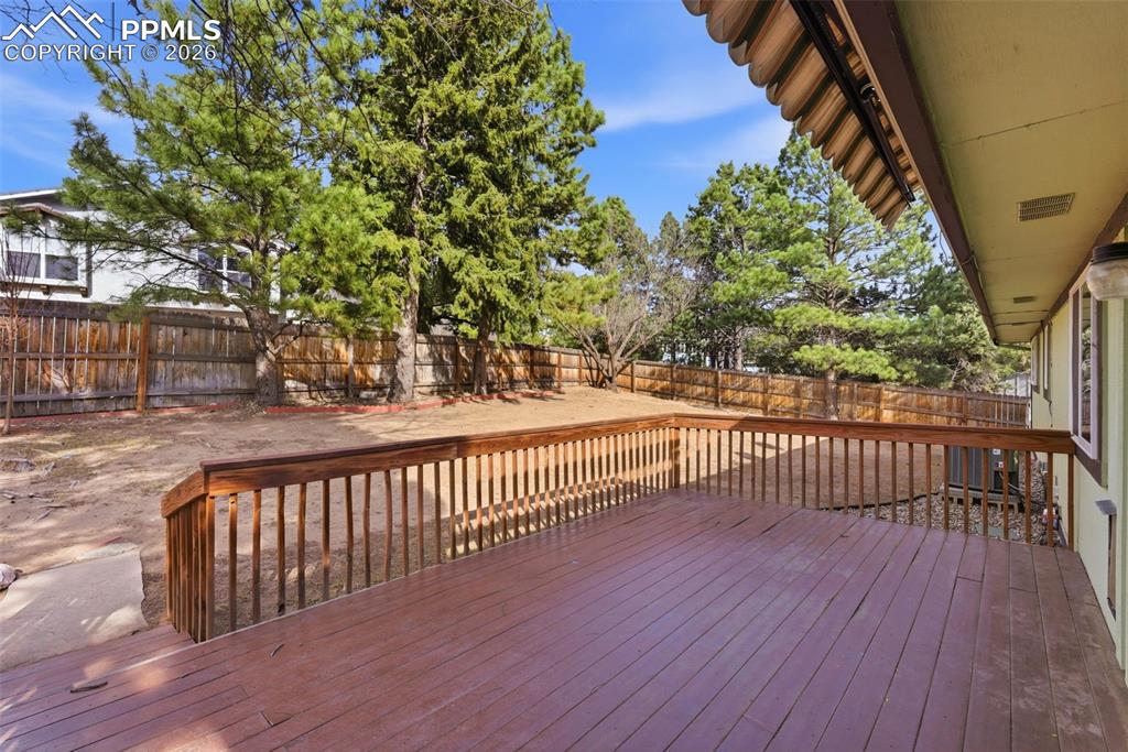 Image 37 of 39: Rear Deck