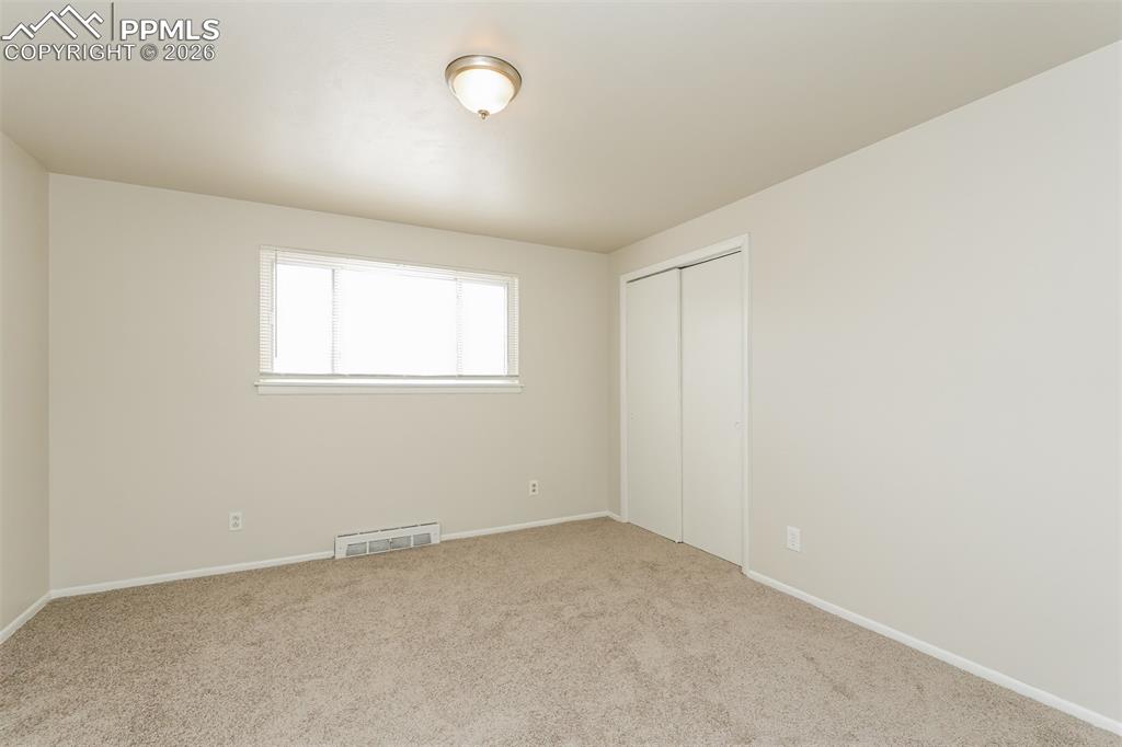 Image 17 of 28: Bedroom