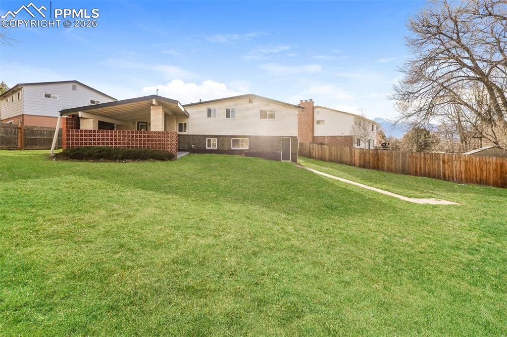 Image 22 of 28: Back of Structure