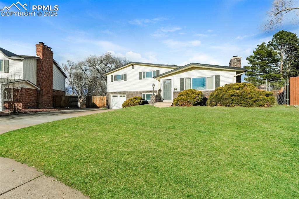 Image 3 of 28: Front of Structure