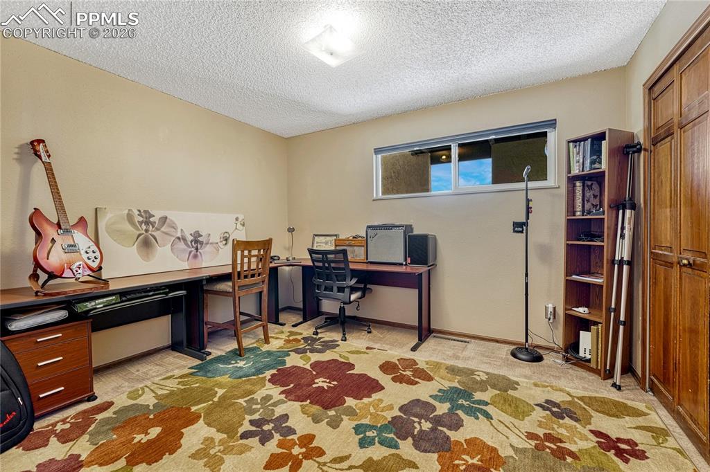 Image 18 of 43: Bedroom