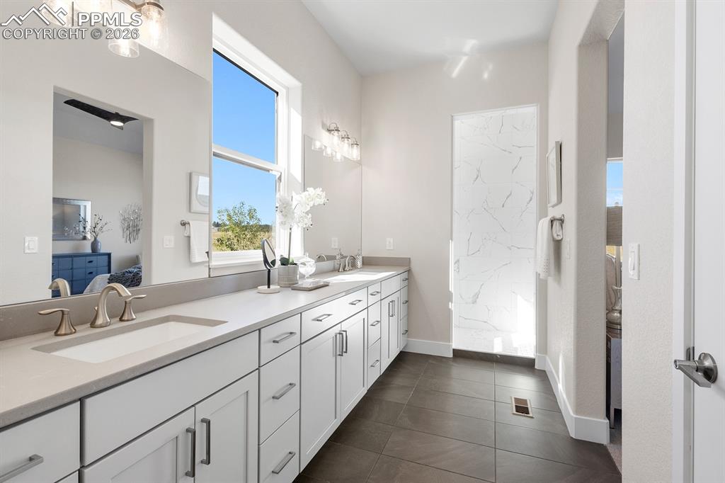 Image 15 of 35: Master Bath