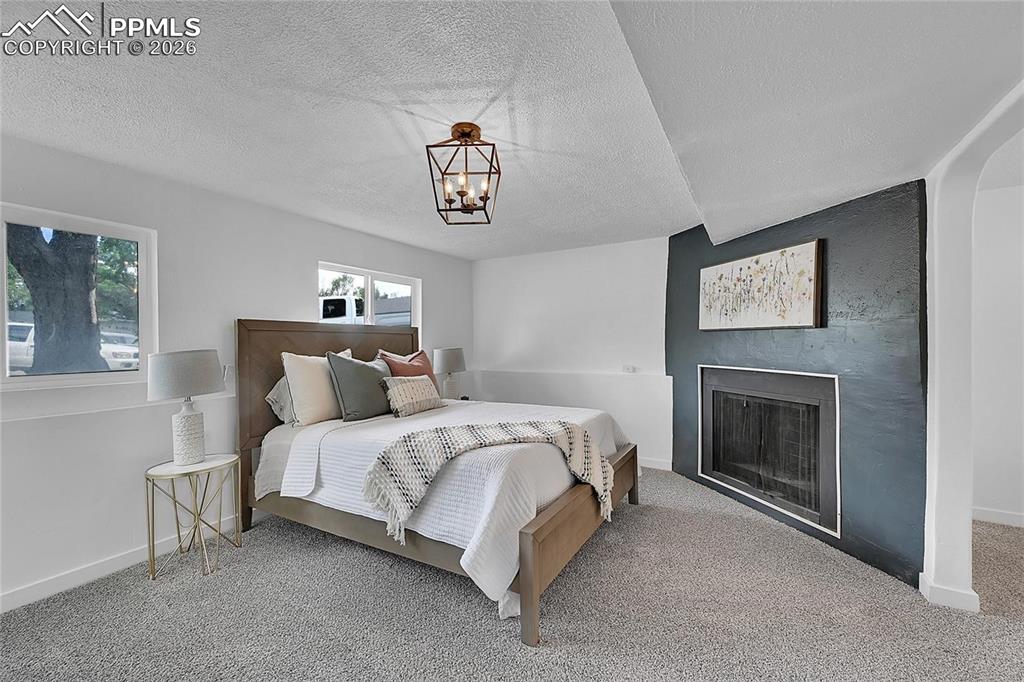 Image 16 of 28: Bedroom