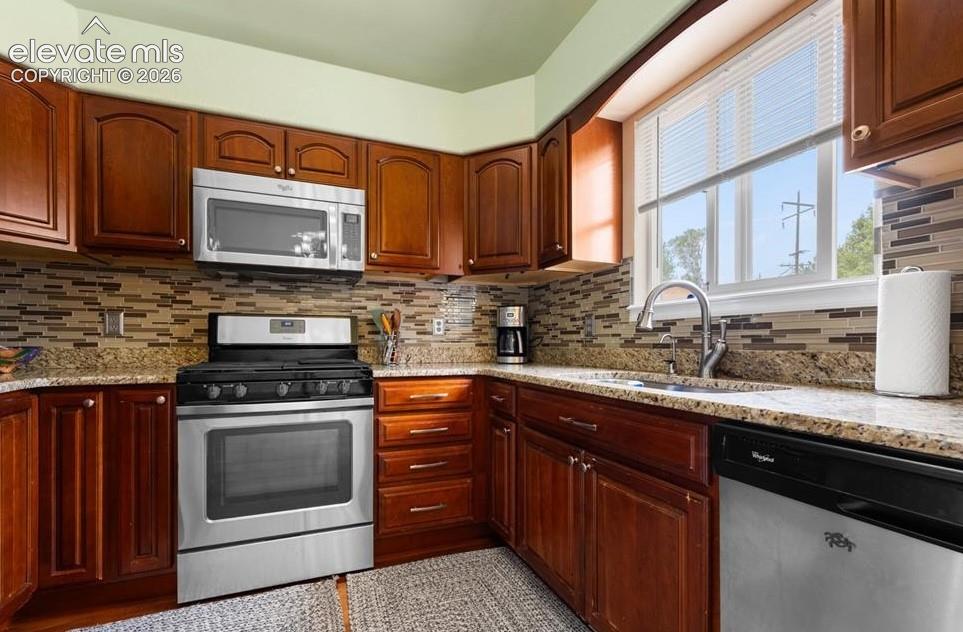 Image 10 of 35: Kitchen