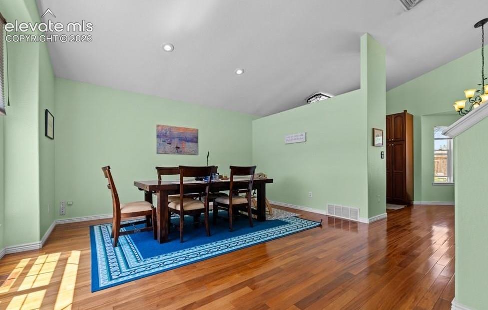 Image 4 of 35: Dining Area