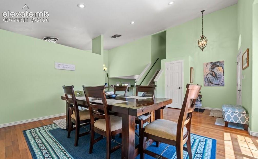 Image 7 of 35: Dining Area