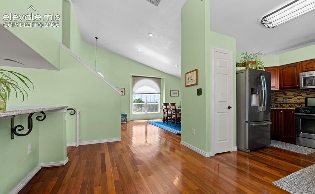 Image 9 of 35: Kitchen