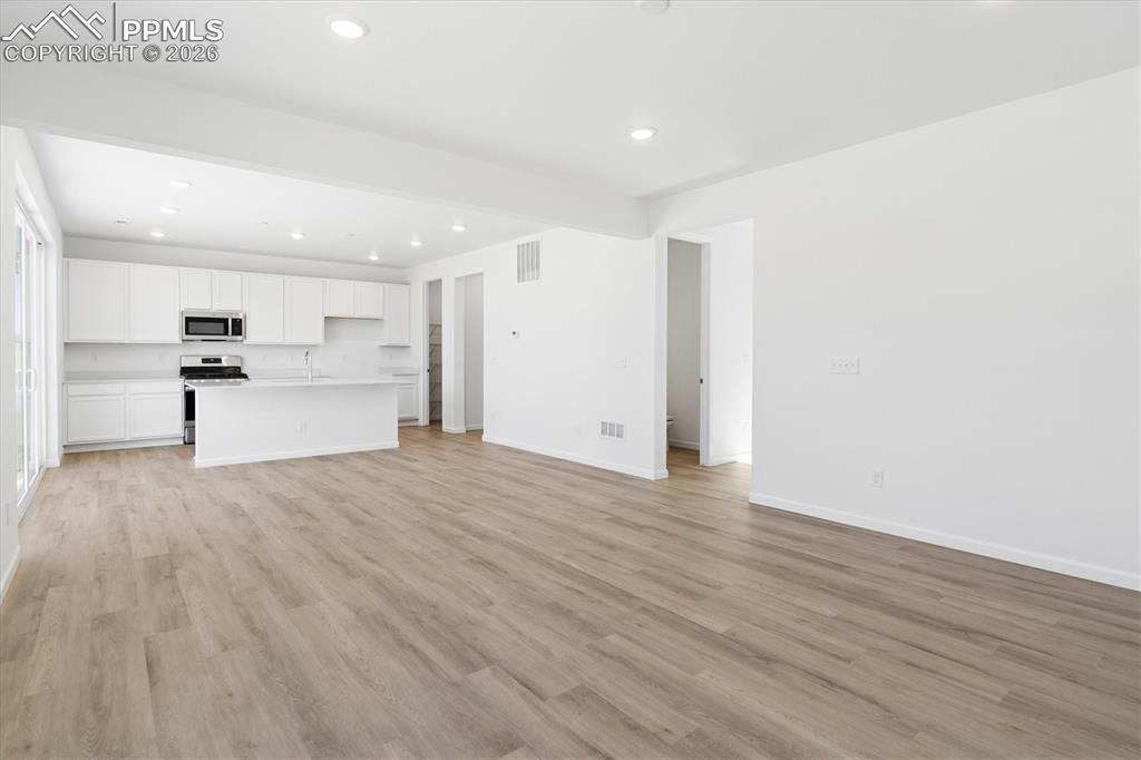 Image 7 of 24: No Description Available