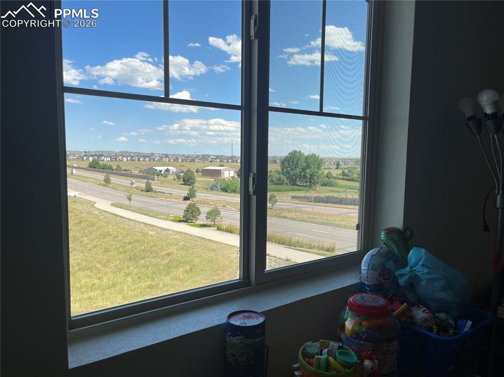 Image 10 of 25: Detailed view