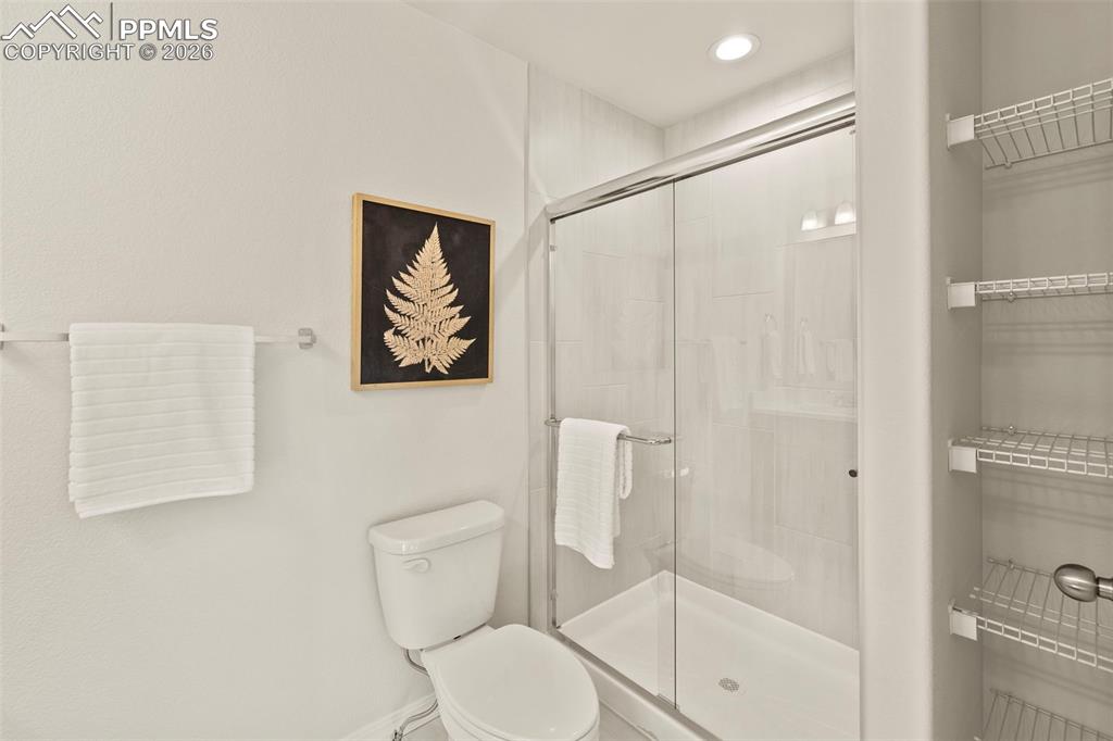 Image 13 of 45: Bathroom