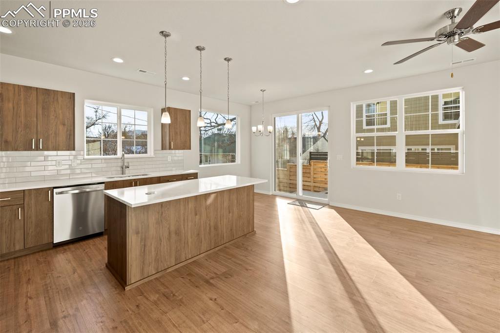 Image 20 of 45: Kitchen