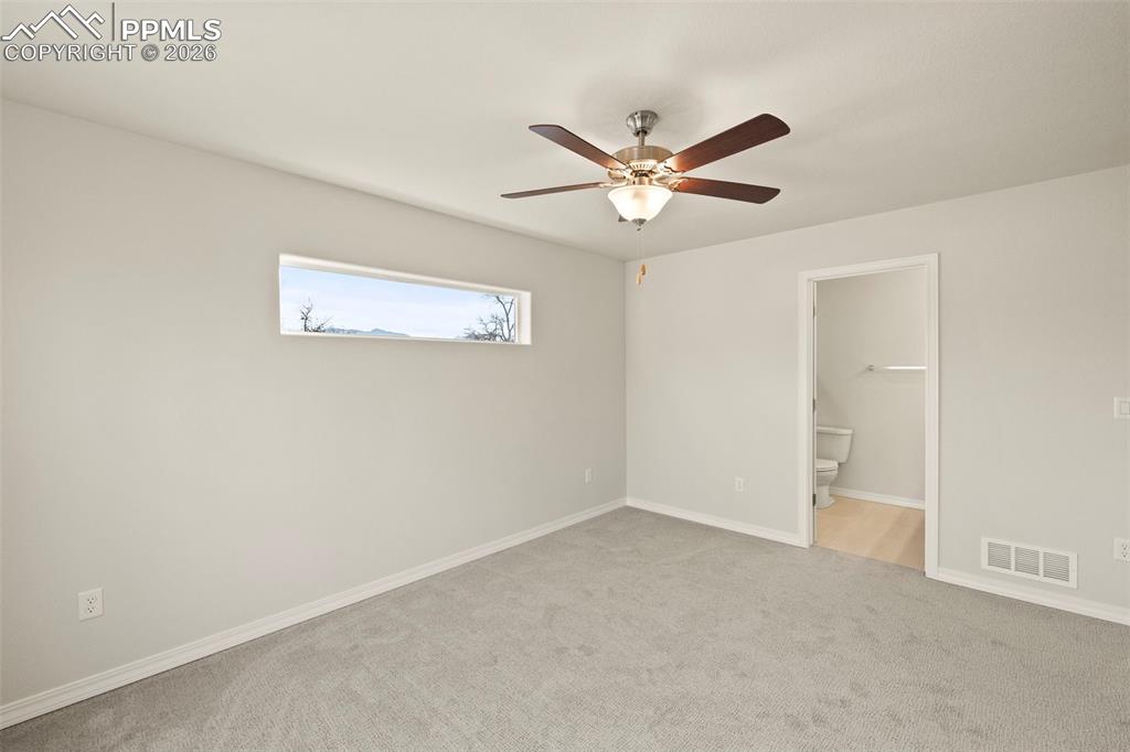 Image 29 of 45: Bedroom