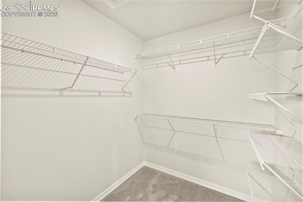 Image 32 of 45: Closet