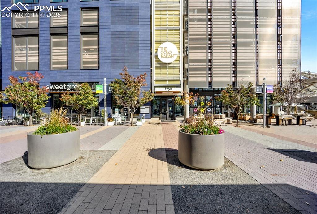 Image 22 of 50: Side entrance to building