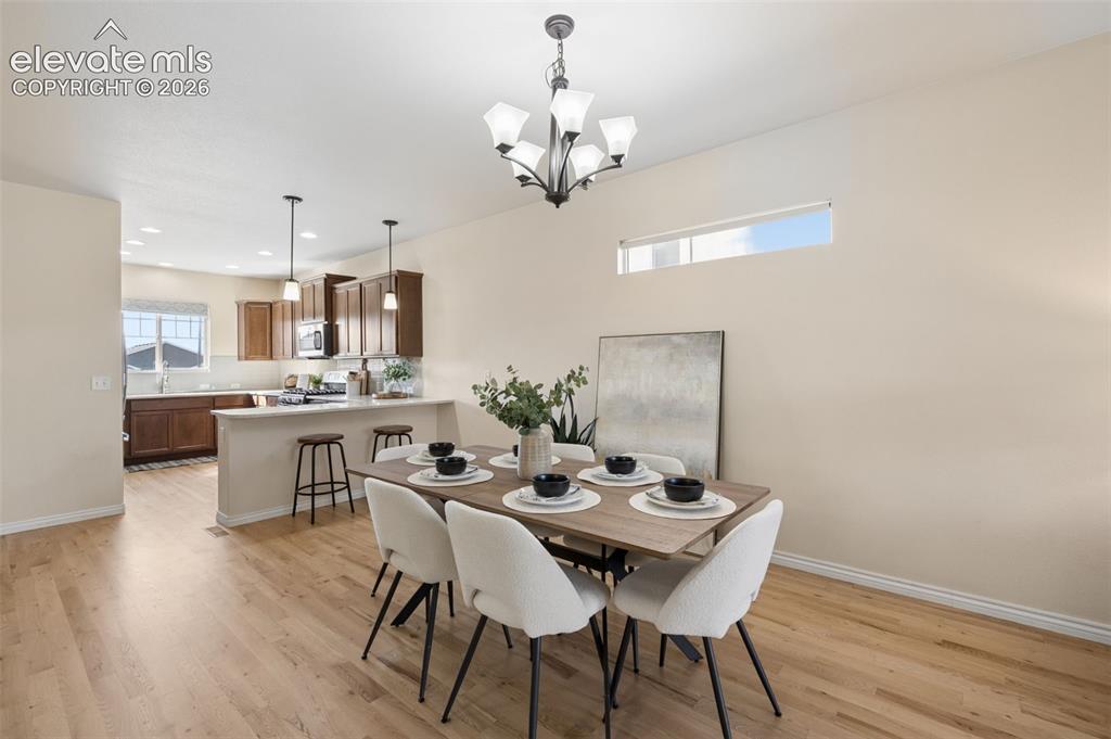 Image 11 of 39: Dining Area