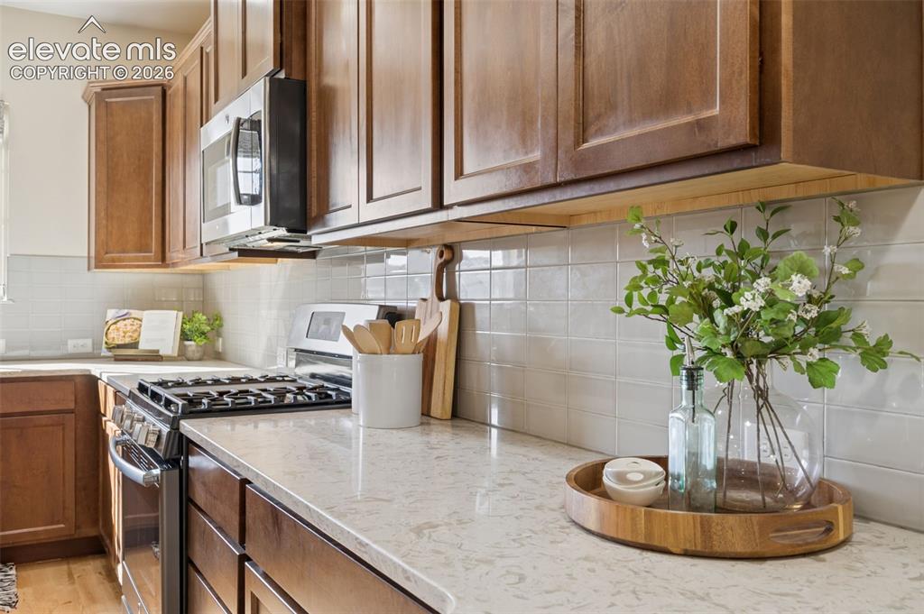 Image 14 of 39: Kitchen