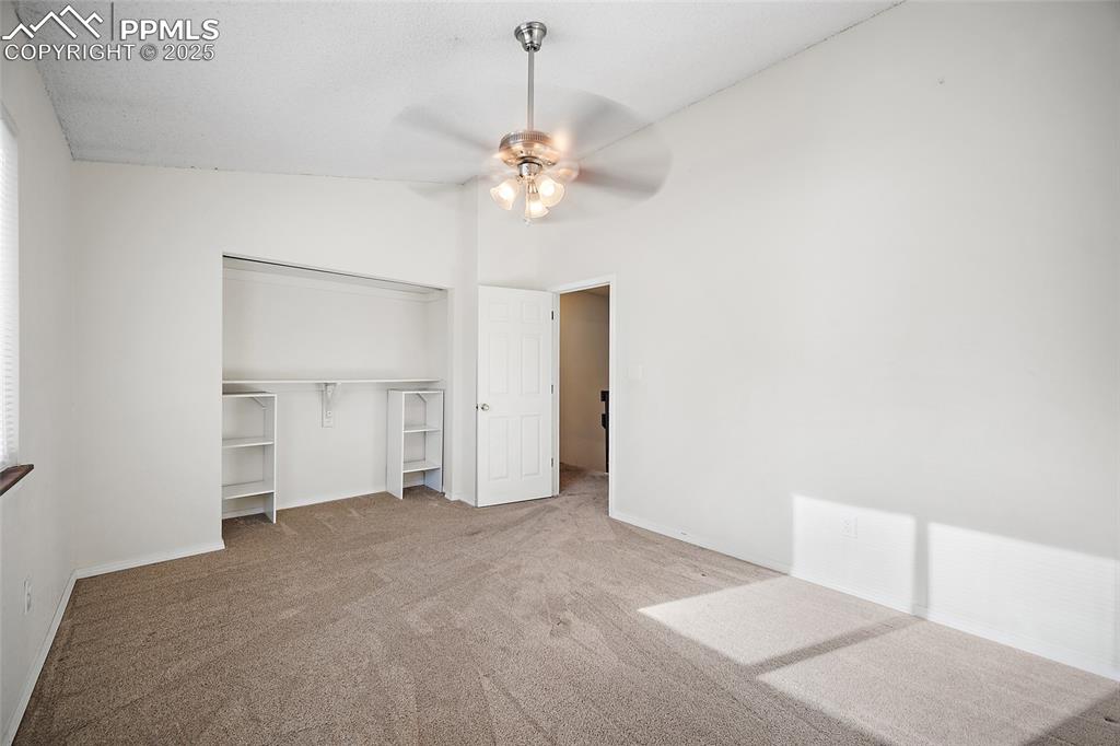 Image 15 of 33: Bedroom