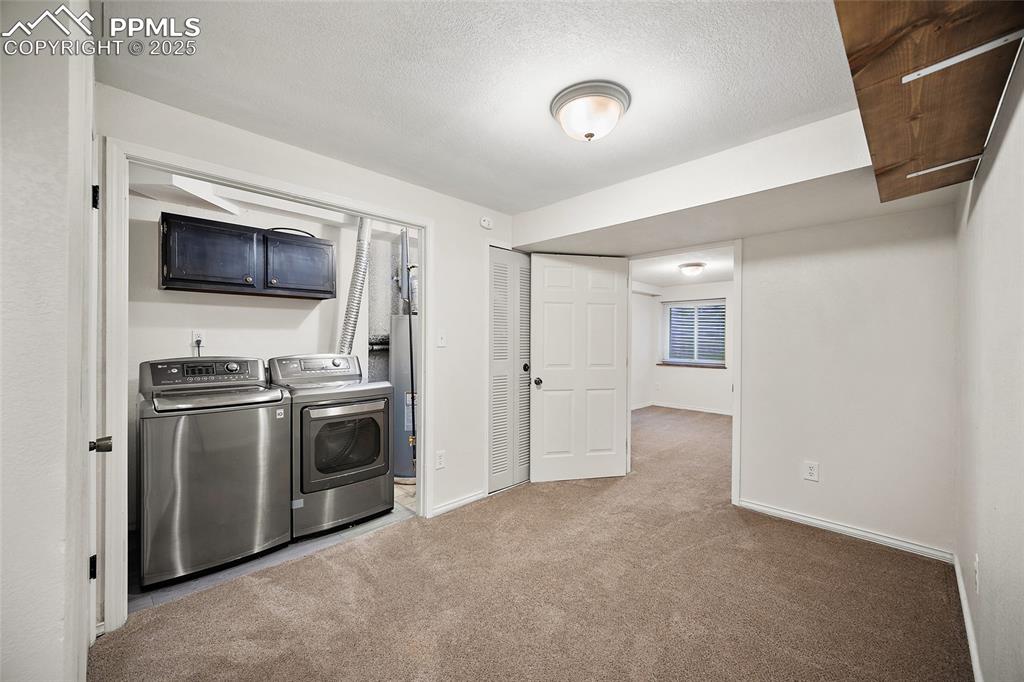 Image 20 of 33: Laundry