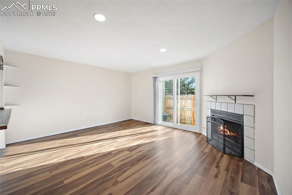 Image 8 of 33: Living Room