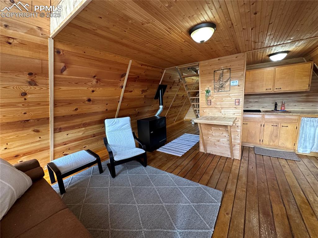 Image 6 of 16: Living Room