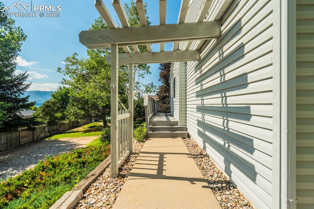 Image 6 of 41: Lovely entrance to this townhome.
