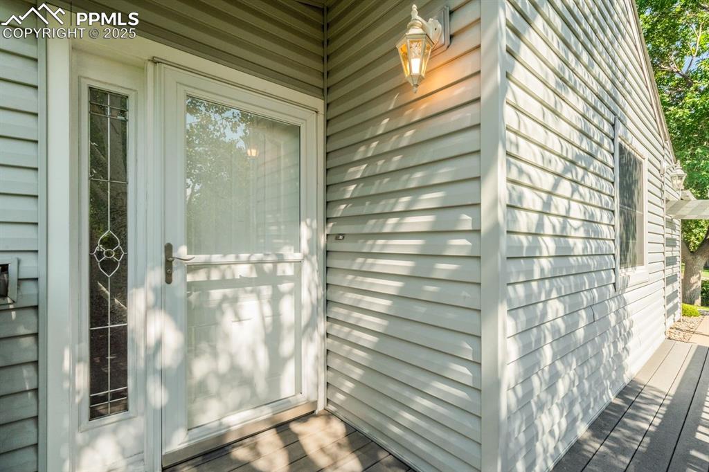 Image 8 of 41: Private entry off deck.