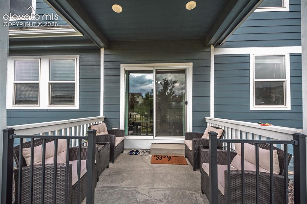 Image 8 of 47: Entry