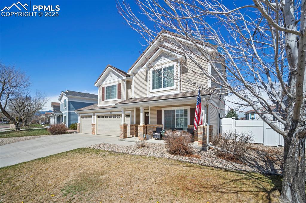 Image 4 of 48: Front of Structure