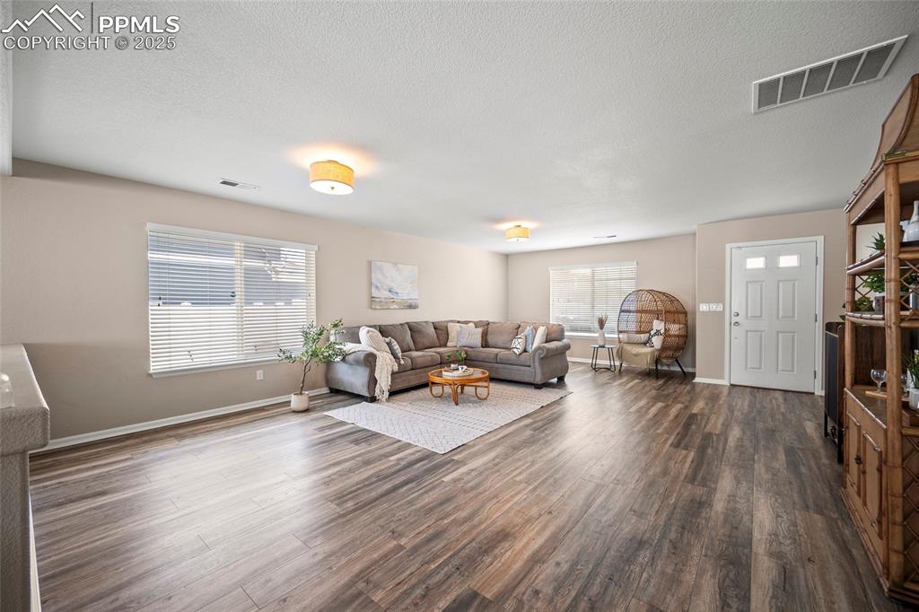 Image 7 of 48: Living Room