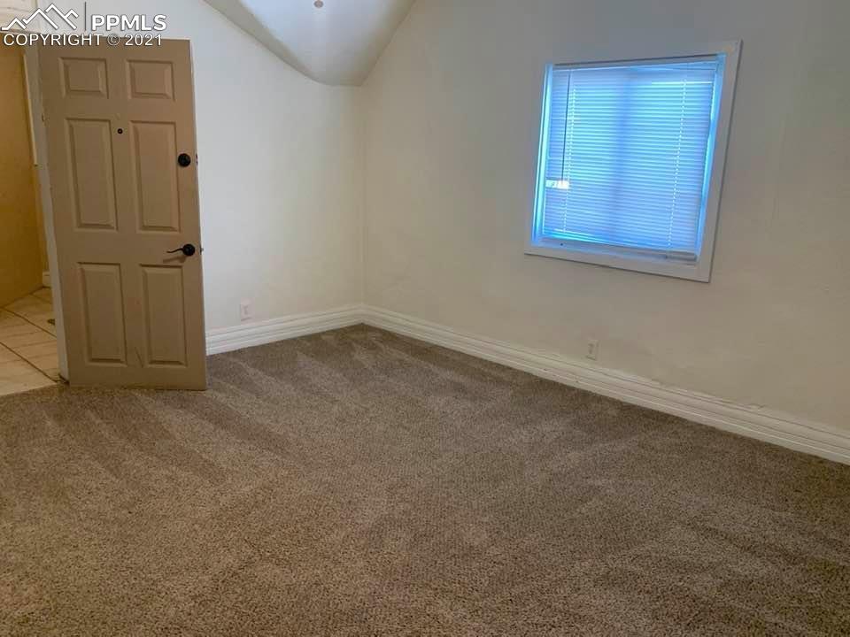 Listing 6126723, Image 4 of 11