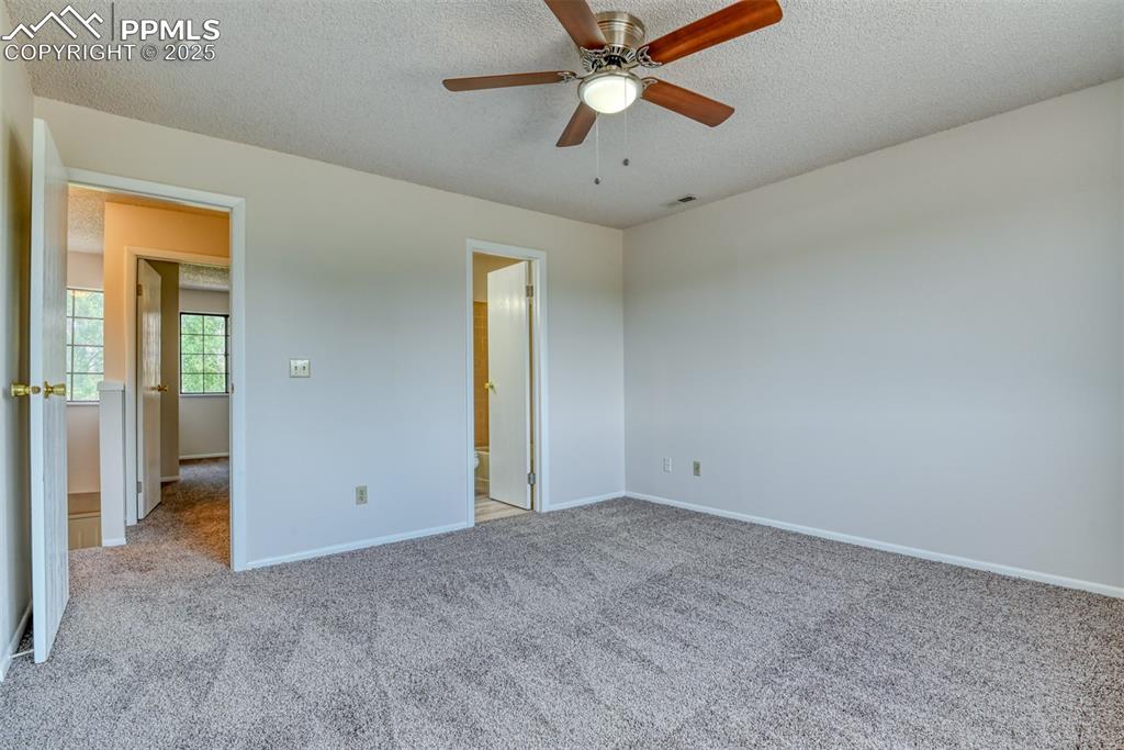 Image 15 of 20: Bedroom