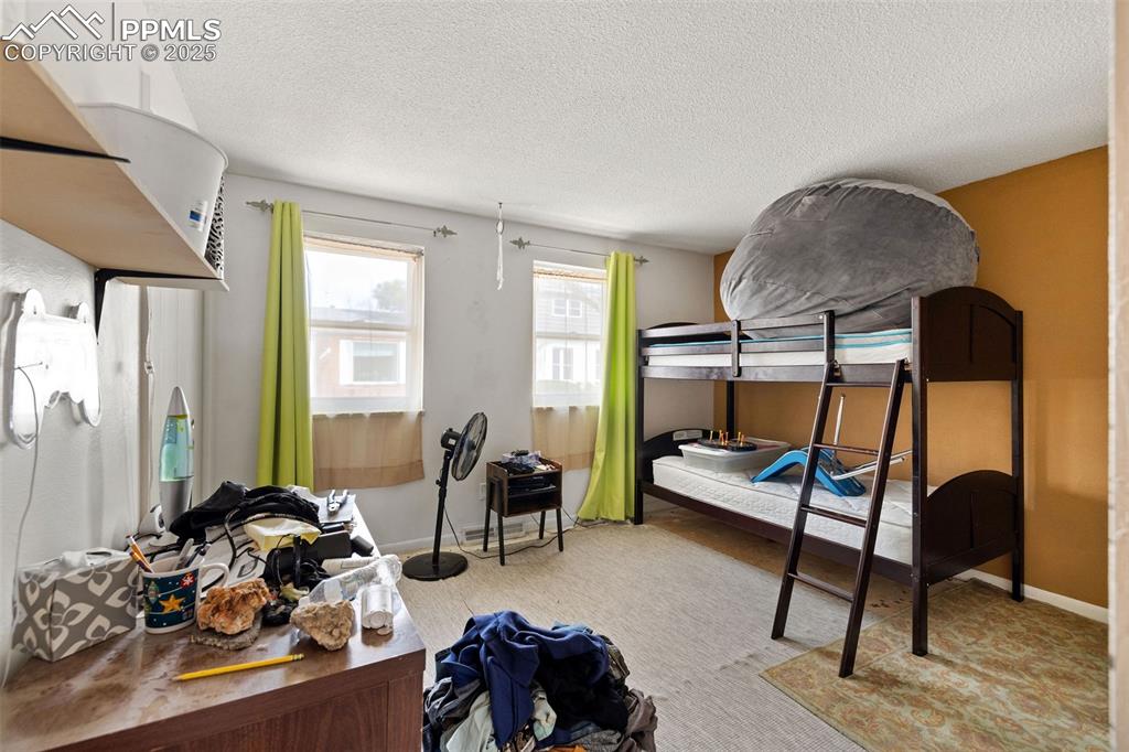 Image 12 of 18: Bedroom