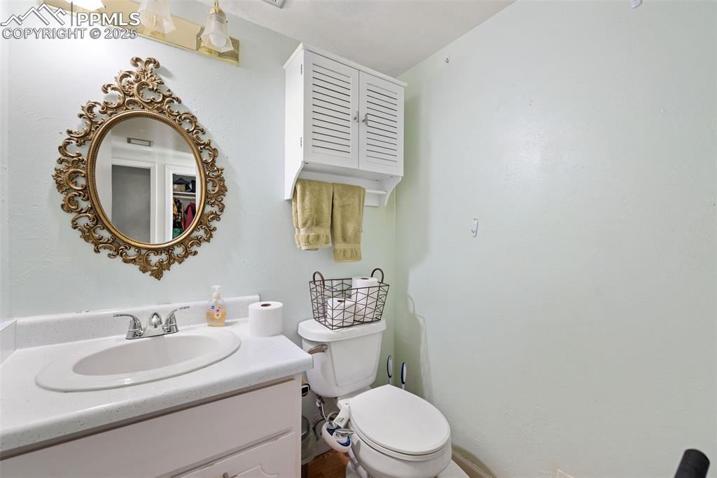 Image 8 of 18: Bathroom