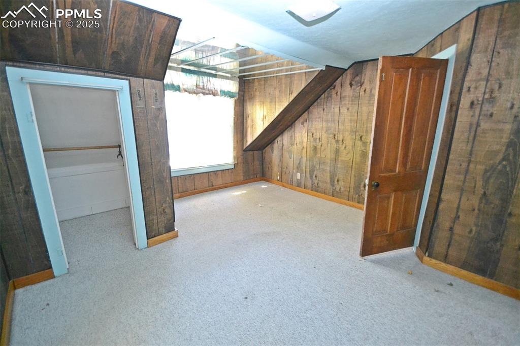 Image 22 of 41: Bedroom