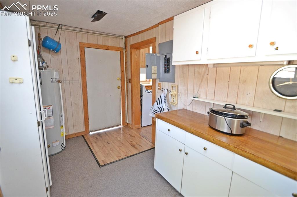 Image 36 of 41: Laundry