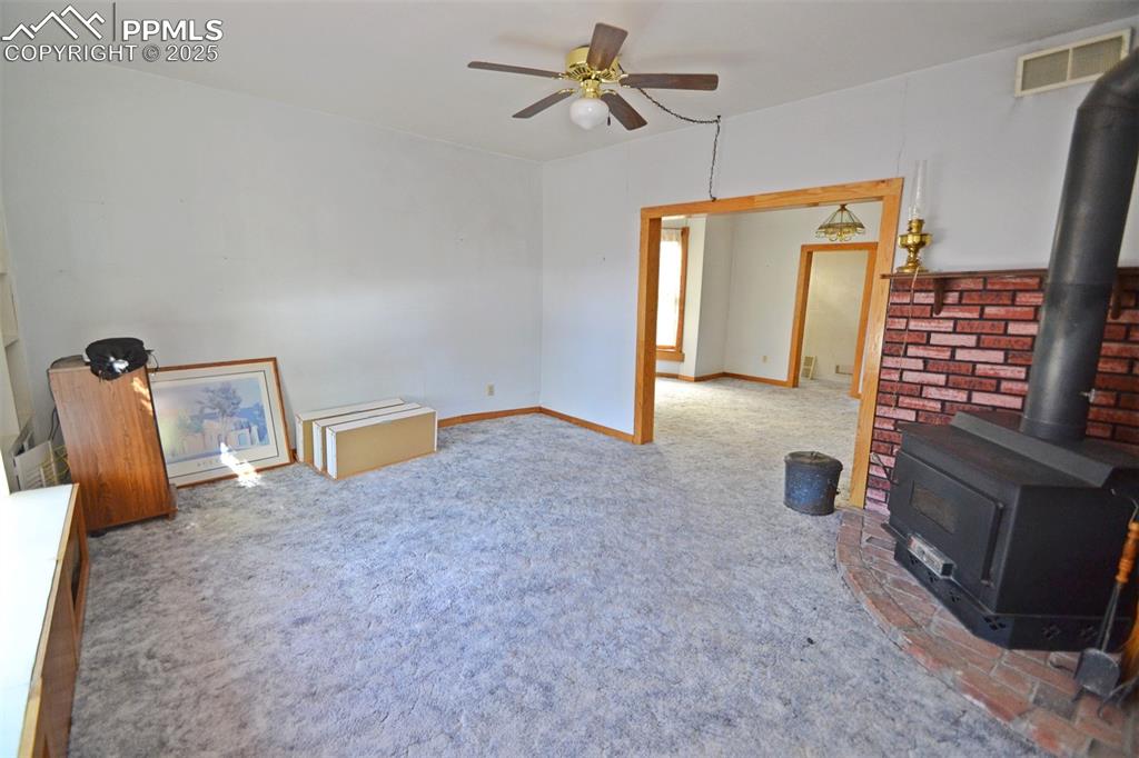 Image 4 of 41: Living Room