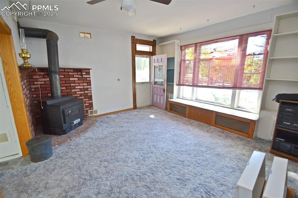 Image 7 of 41: Living Room