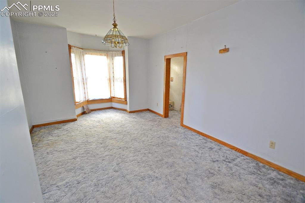 Image 8 of 41: Dining Room