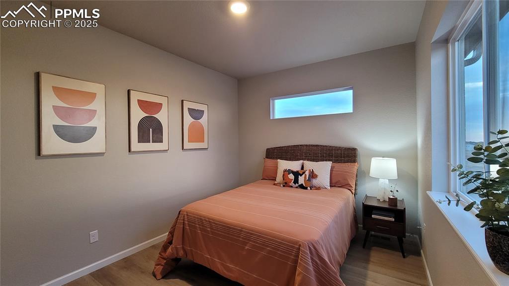 Image 23 of 33: Bedroom