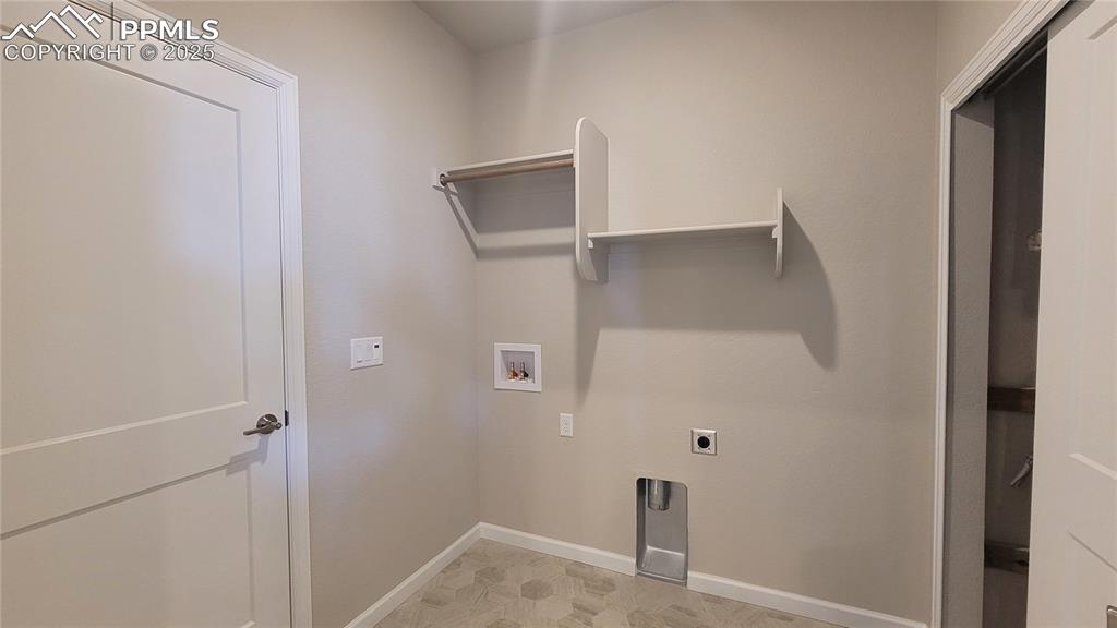 Image 30 of 33: Laundry