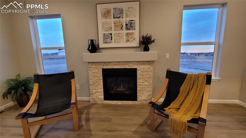 Image 9 of 33: Sitting Room