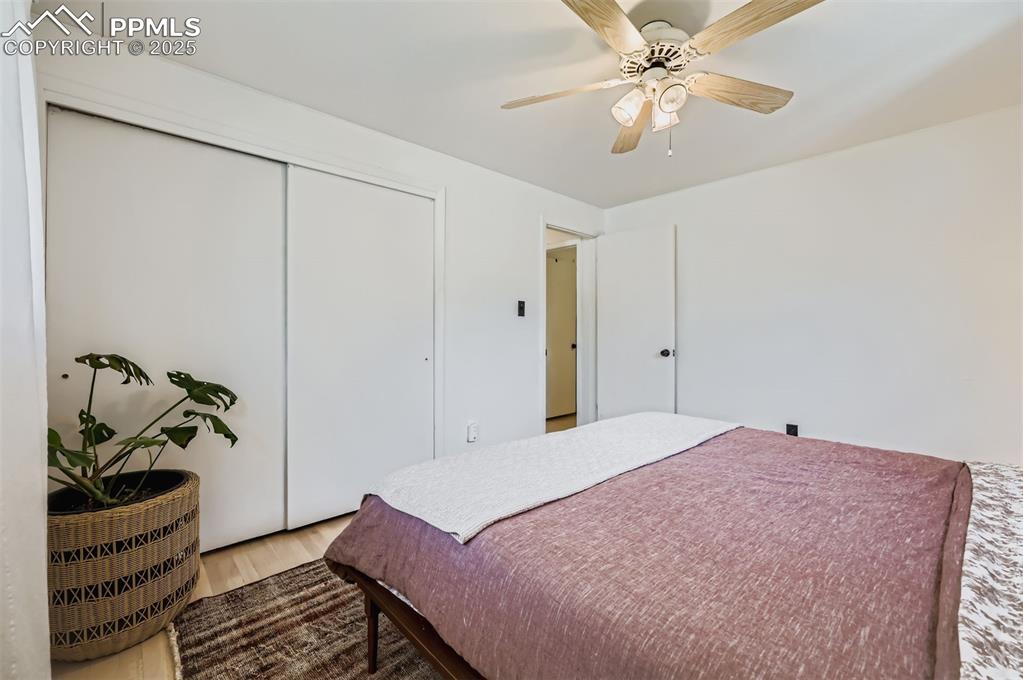Image 12 of 44: Bedroom