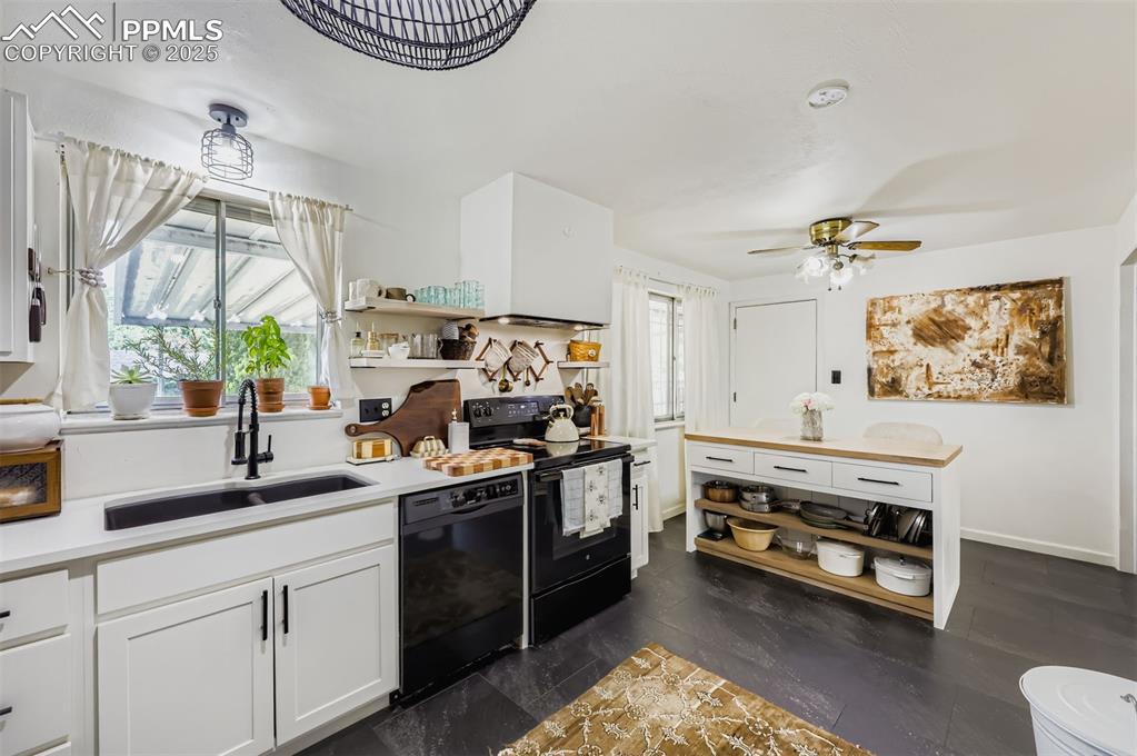 Image 9 of 44: Kitchen