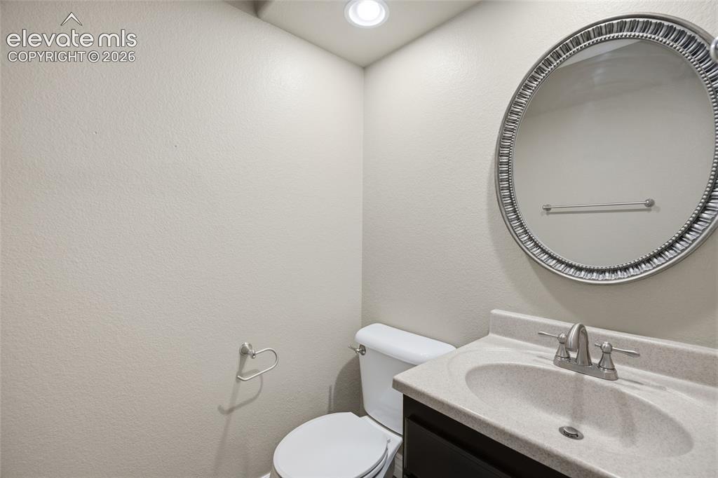 Image 31 of 42: Bathroom