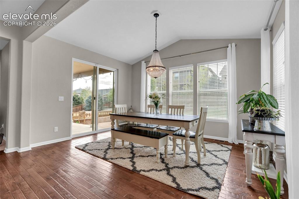 Image 15 of 48: Dining Area
