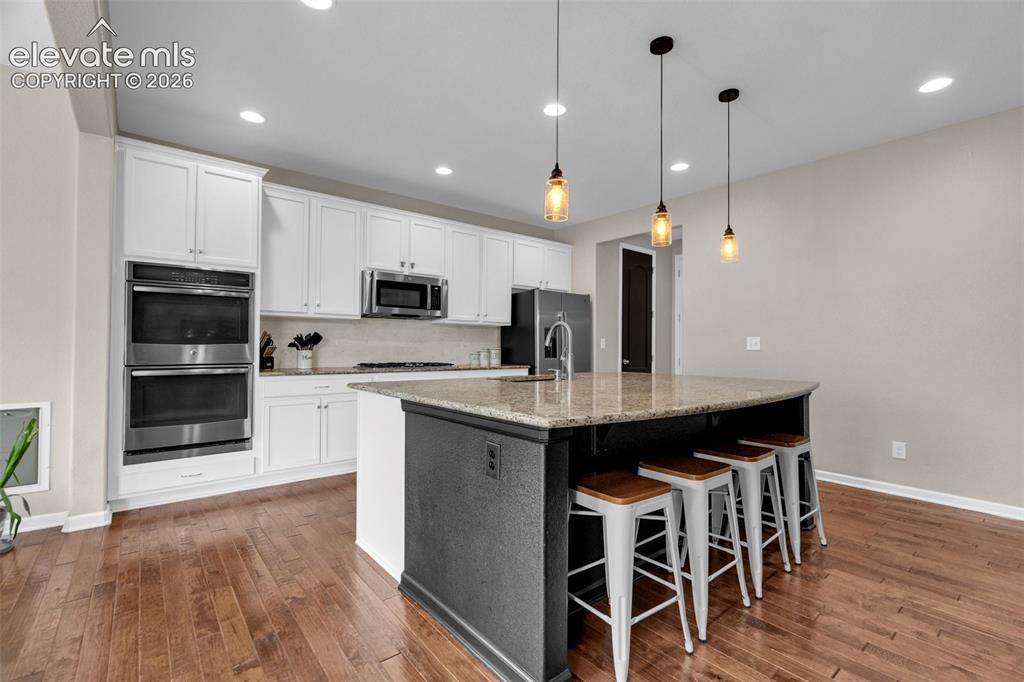 Image 16 of 48: Kitchen