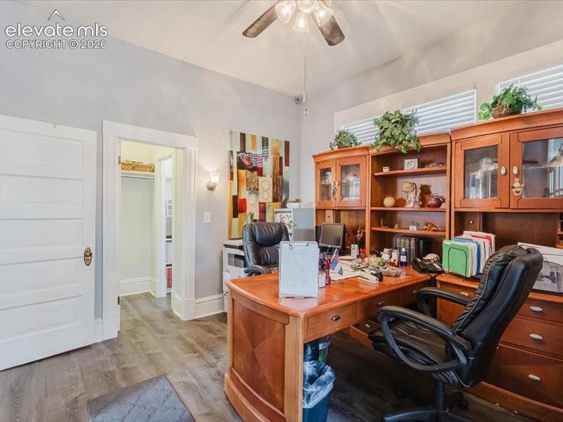 Image 17 of 44: Office